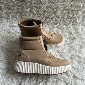 White Mountain Downtown High Top Boots Sand Size 7 New In Box